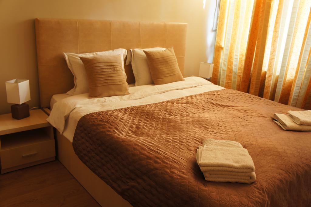 Agentia H Accommodation Bucarest Exterior foto