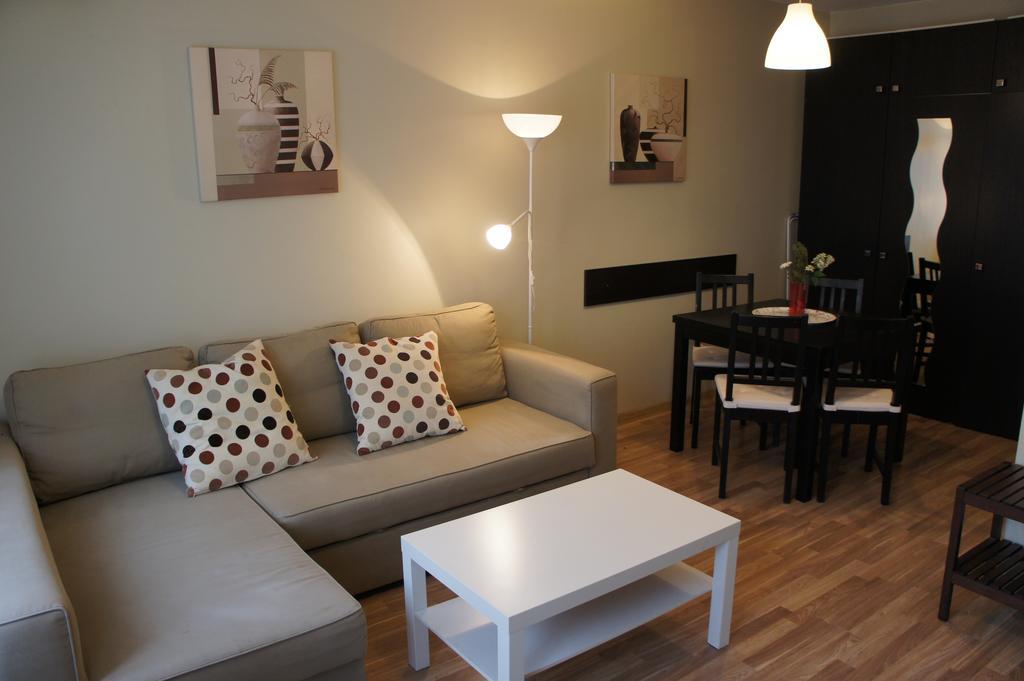 Agentia H Accommodation Bucarest Habitación foto